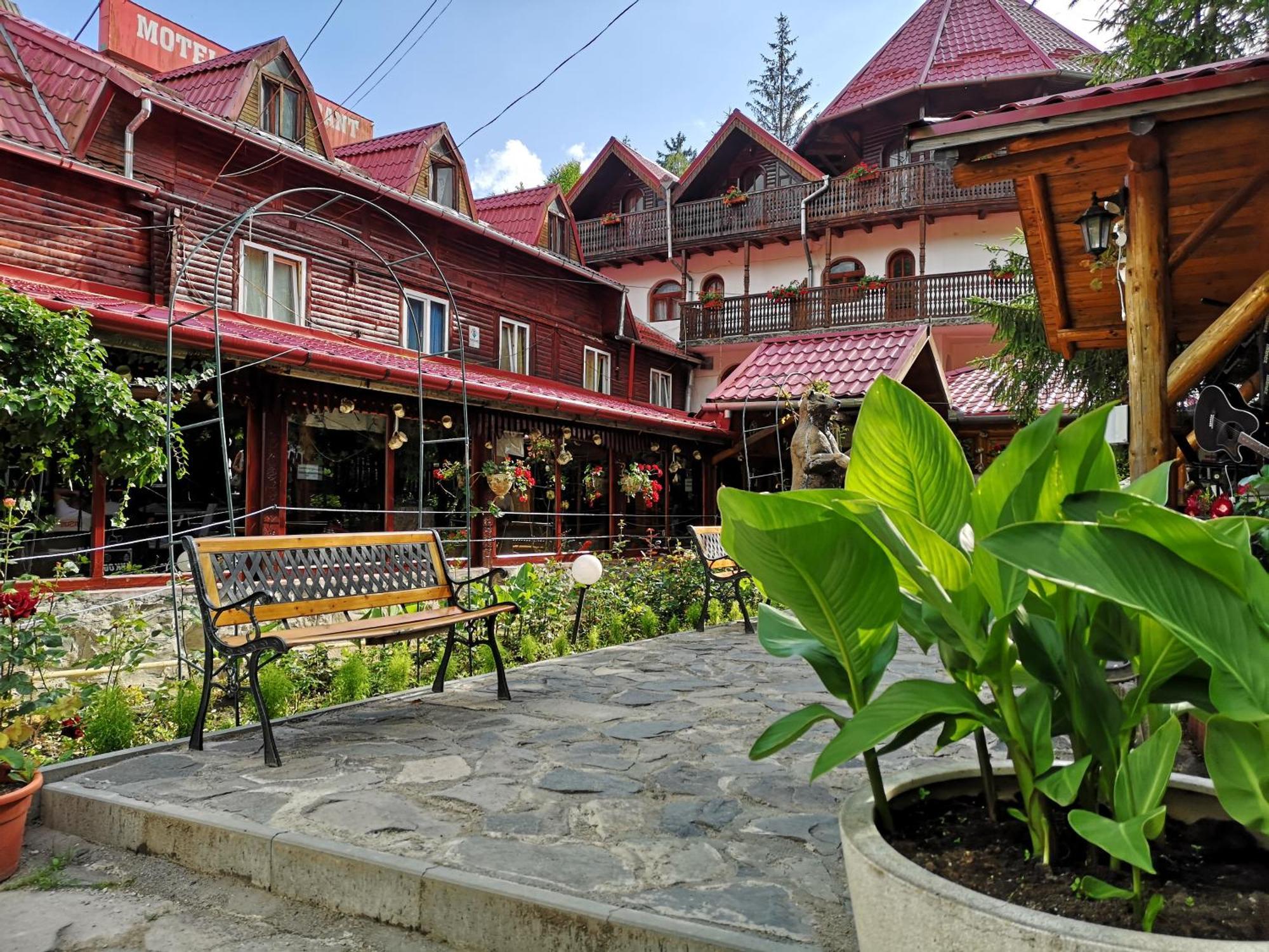 Pensiunea Cetate Балваниос Экстерьер фото
